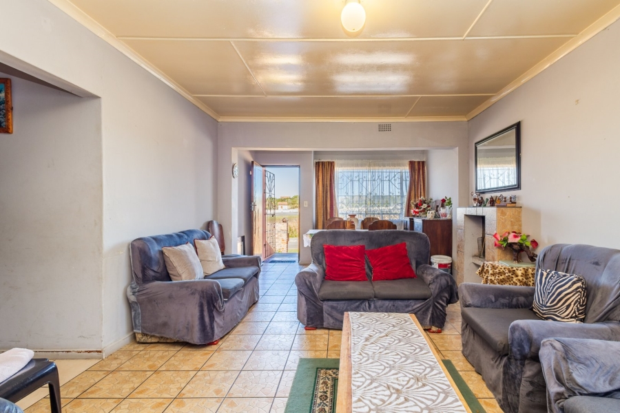 4 Bedroom Property for Sale in New Horizons Western Cape
